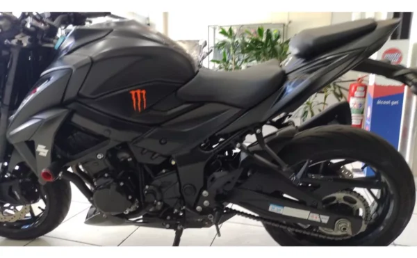 Suzuki Gsx-s 750a - Image 2