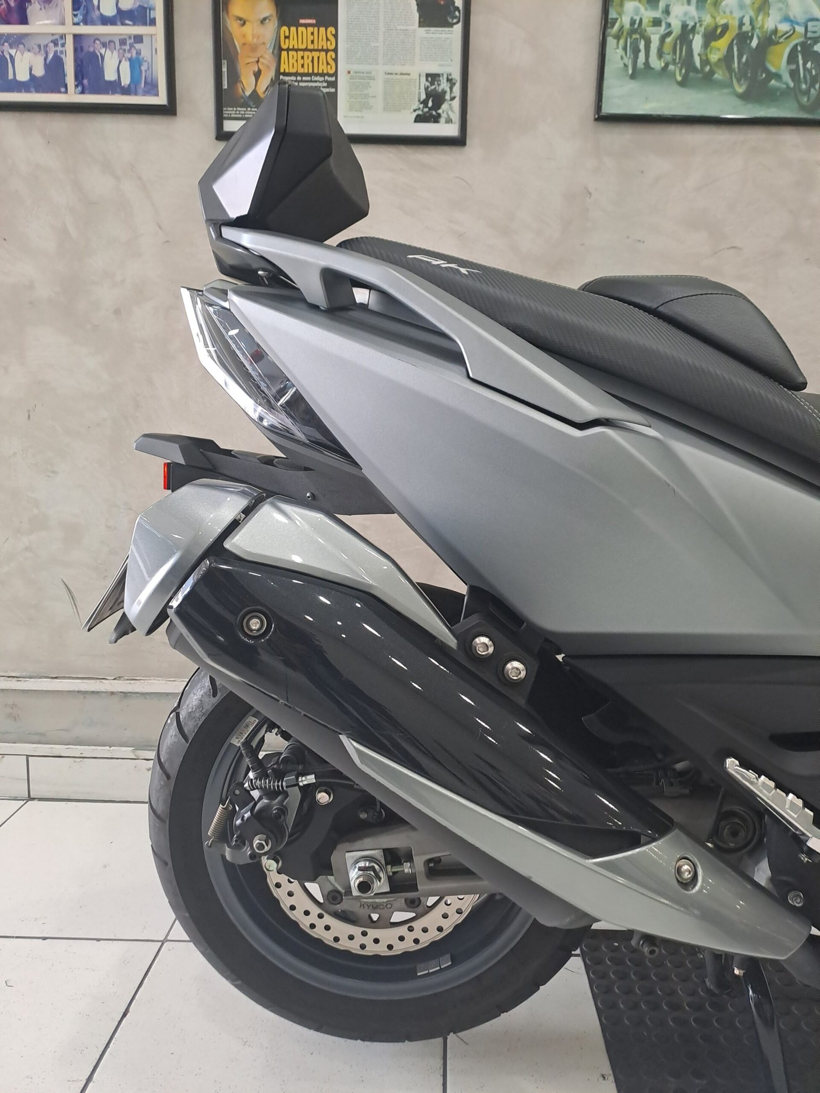 Kymco Ak 550i - Imagem 8
