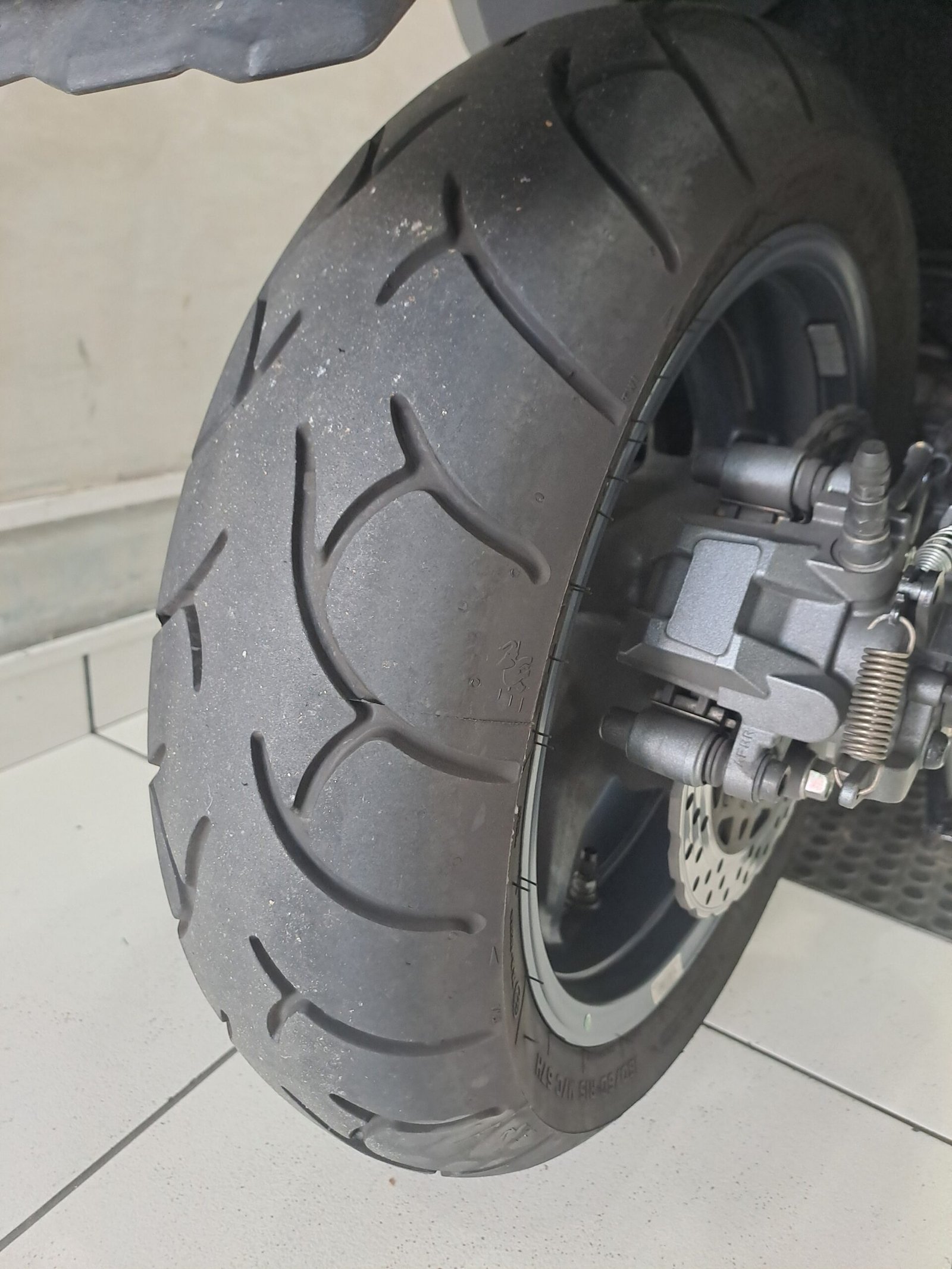 Kymco Ak 550i - Imagem 13