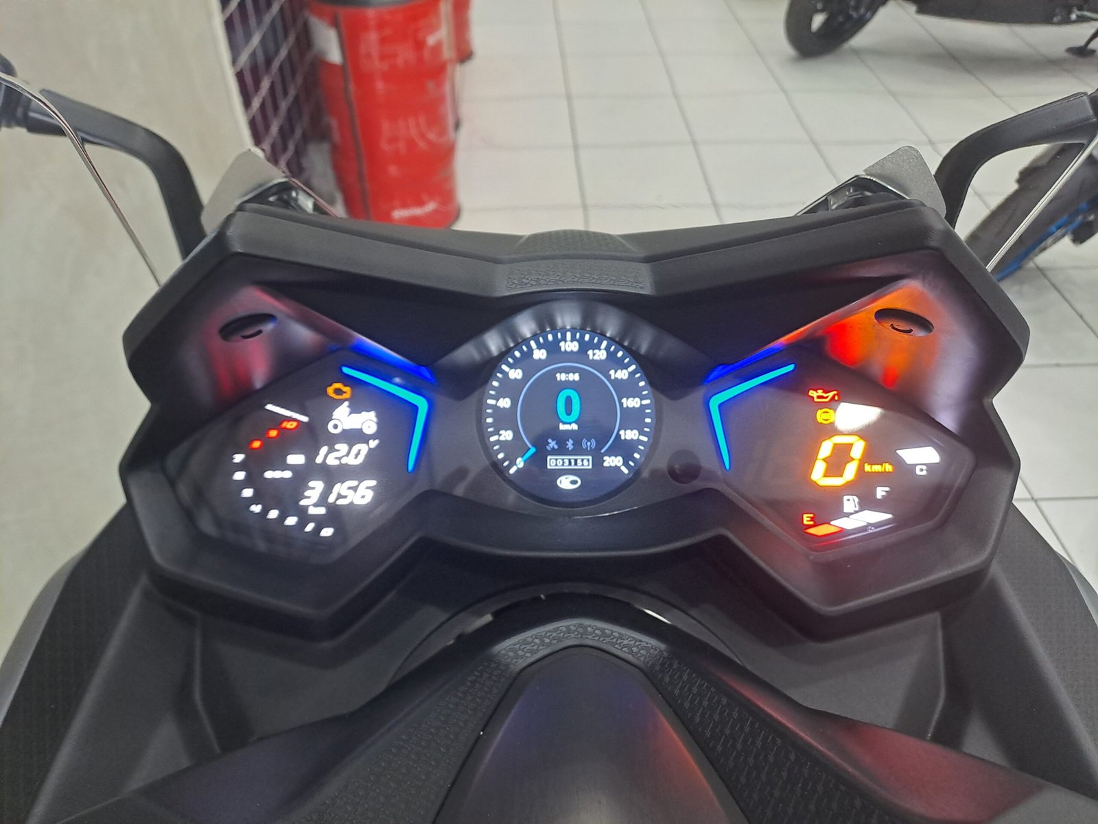 Kymco Ak 550i - Imagem 16